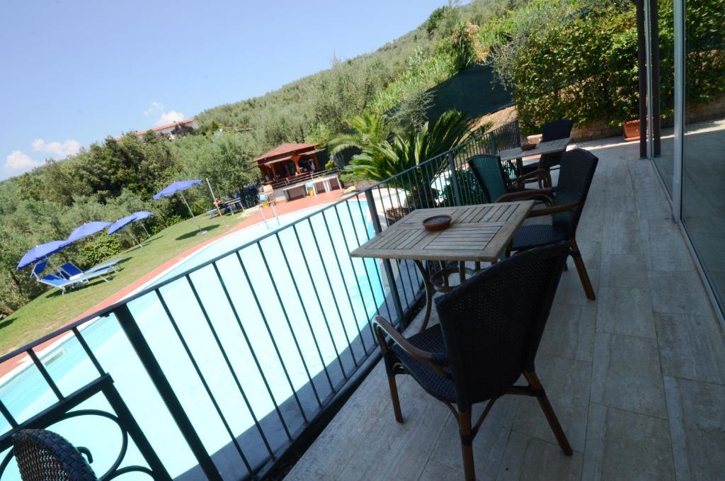 Poggio Degli Olivi Bed & Breakfast Monsummano Terme Екстериор снимка